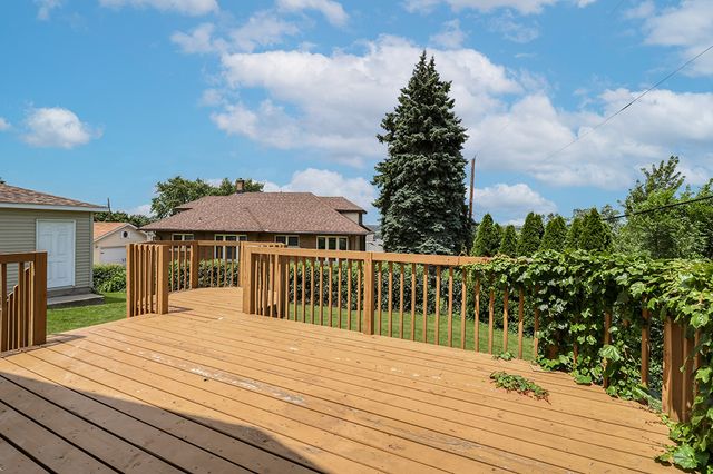 521 Mccarthy Road, Lemont, IL 60439