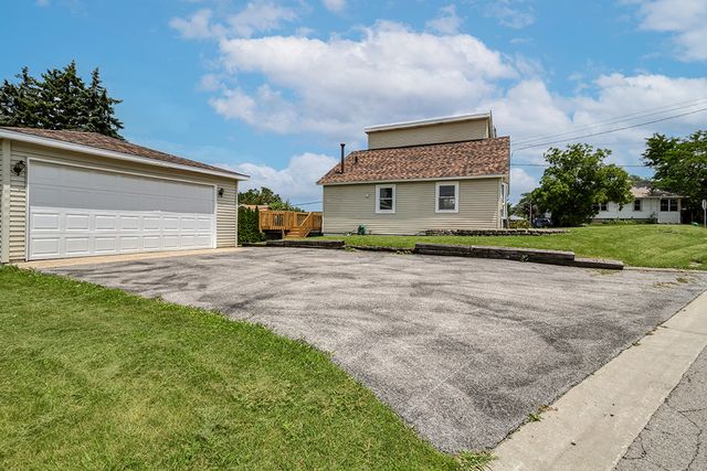 521 Mccarthy Road, Lemont, IL 60439