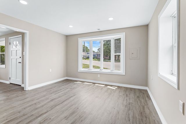 521 Mccarthy Road, Lemont, IL 60439