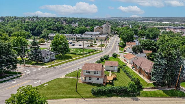 521 Mccarthy Road, Lemont, IL 60439