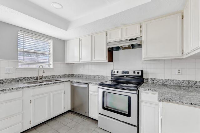 8415 Apothecary Lane, Houston, TX 77064
