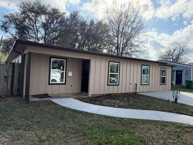 7422 Thurow Street, Houston, TX 77087