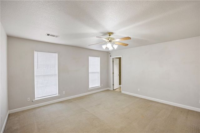 2102 S Greenwich Avenue, Russellville, AR 72802