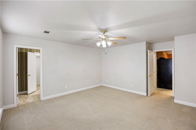 2102 S Greenwich Avenue, Russellville, AR 72802