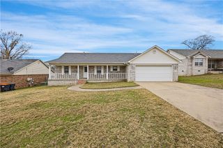 2102 S Greenwich Avenue, Russellville, AR 72802