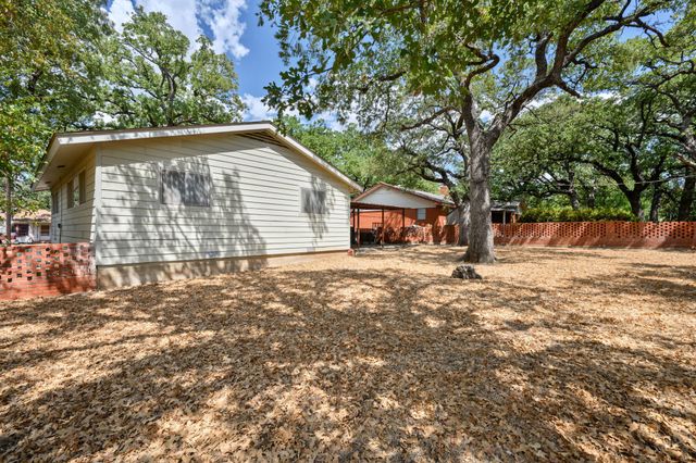402 SE 20th Street, Mineral Wells, TX 76067
