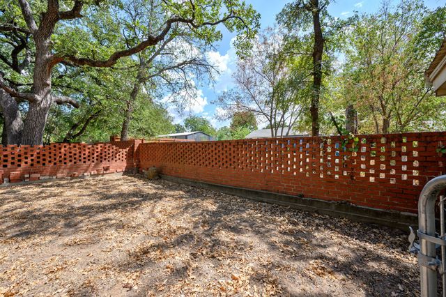 402 SE 20th Street, Mineral Wells, TX 76067