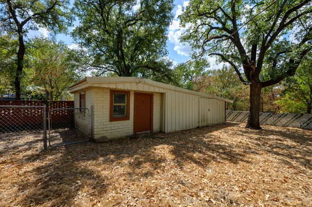 402 SE 20th Street, Mineral Wells, TX 76067