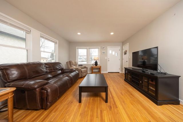 1328 5th Avenue S, South Saint Paul, MN 55075