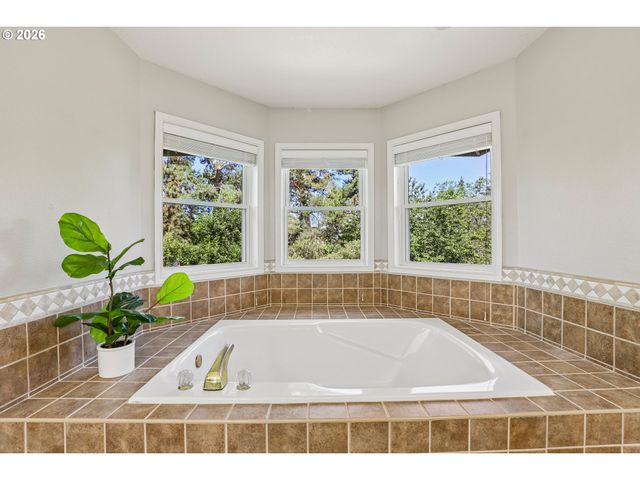 10445 Se 147TH Ave, Happy Valley, OR 97086
