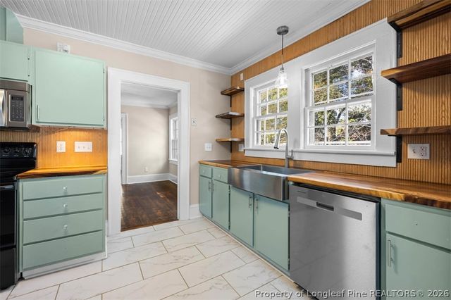 216 N Virginia Avenue, Fayetteville, NC 28305