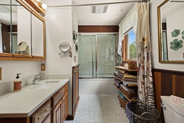 13 Lakeside Ave, Lakeville, MA 02347