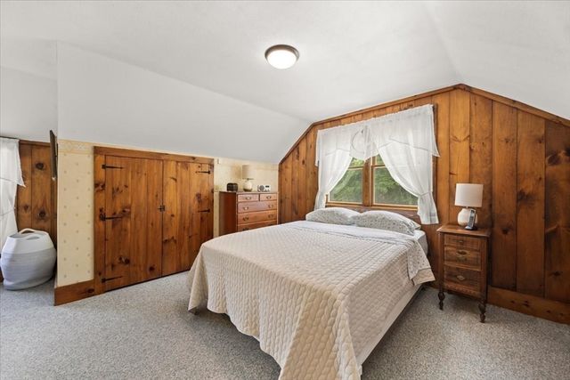 13 Lakeside Ave, Lakeville, MA 02347