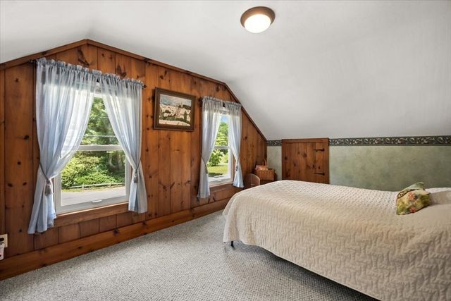 13 Lakeside Ave, Lakeville, MA 02347