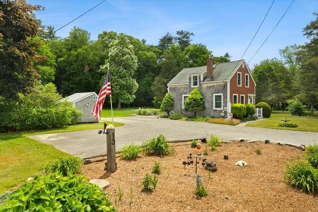 13 Lakeside Ave, Lakeville, MA 02347