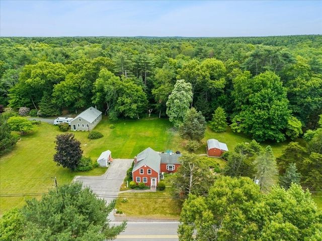 13 Lakeside Ave, Lakeville, MA 02347