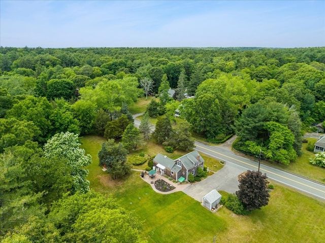 13 Lakeside Ave, Lakeville, MA 02347