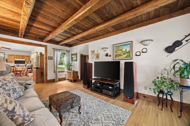 13 Lakeside Ave, Lakeville, MA 02347