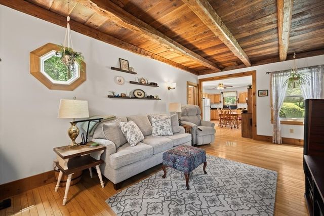13 Lakeside Ave, Lakeville, MA 02347