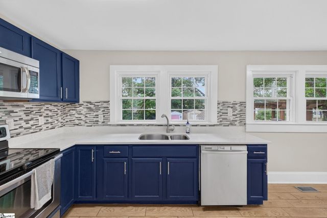 121 Connecticut Avenue, Greer, SC 29650