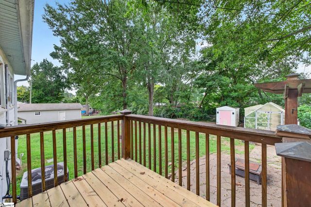 121 Connecticut Avenue, Greer, SC 29650