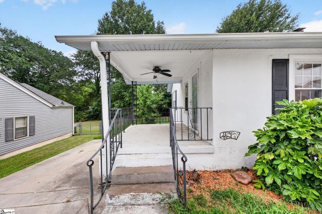 121 Connecticut Avenue, Greer, SC 29650