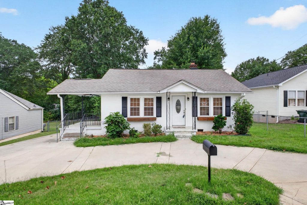 121 Connecticut Avenue, Greer, SC 29650