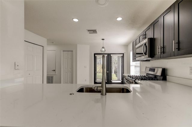 6032 LANSHIRE DRIVE, Tampa, FL 33634