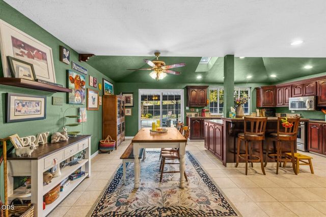 255 Queens Branch Road, Rogue River, OR 97537