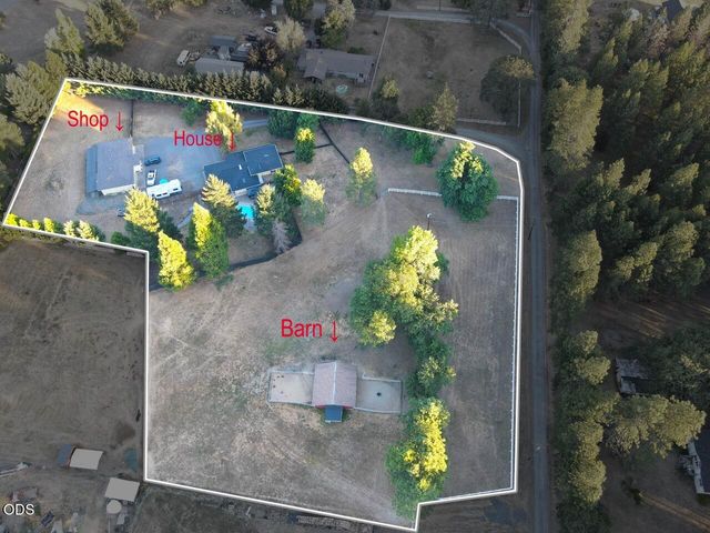 255 Queens Branch Road, Rogue River, OR 97537