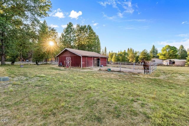 255 Queens Branch Road, Rogue River, OR 97537