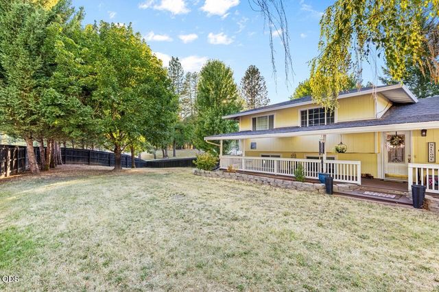 255 Queens Branch Road, Rogue River, OR 97537