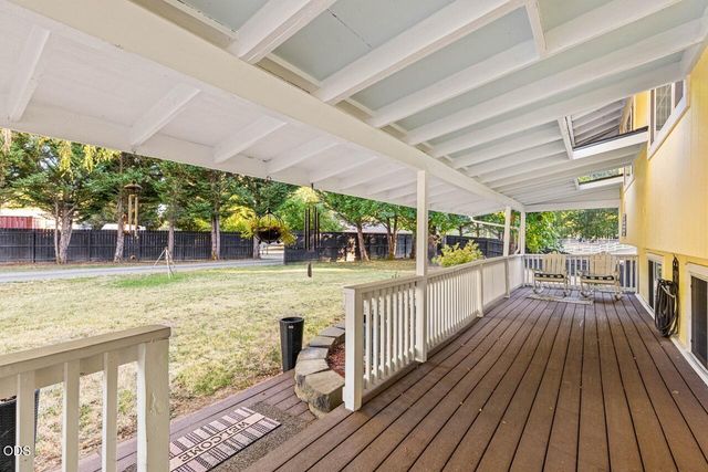 255 Queens Branch Road, Rogue River, OR 97537