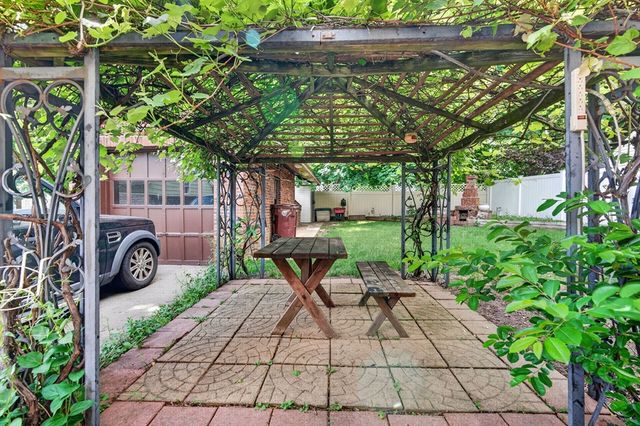 28 Thurlow Ave, Revere, MA 02151