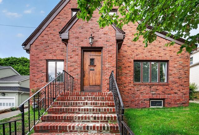 28 Thurlow Ave, Revere, MA 02151