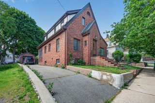 28 Thurlow Ave, Revere, MA 02151