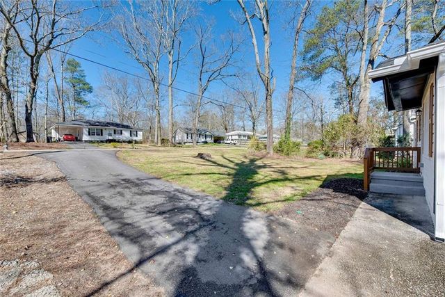 6385 Lobelia Road SW, Mableton, GA 30126