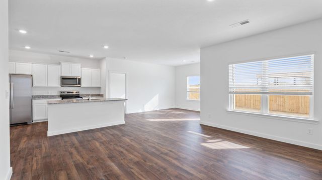 8478 Bright Water Dr, Ooltewah, TN 37363