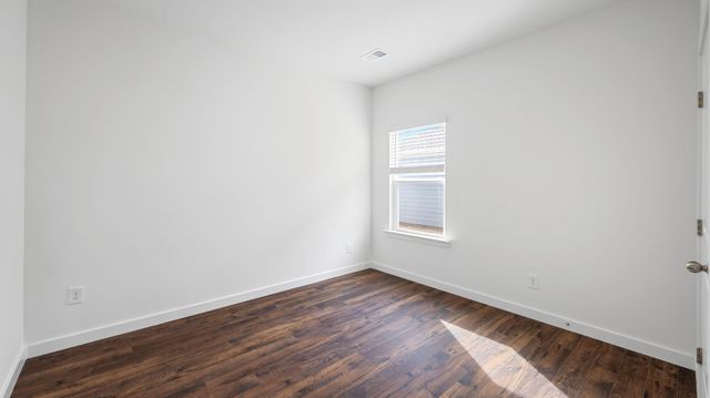 8478 Bright Water Dr, Ooltewah, TN 37363