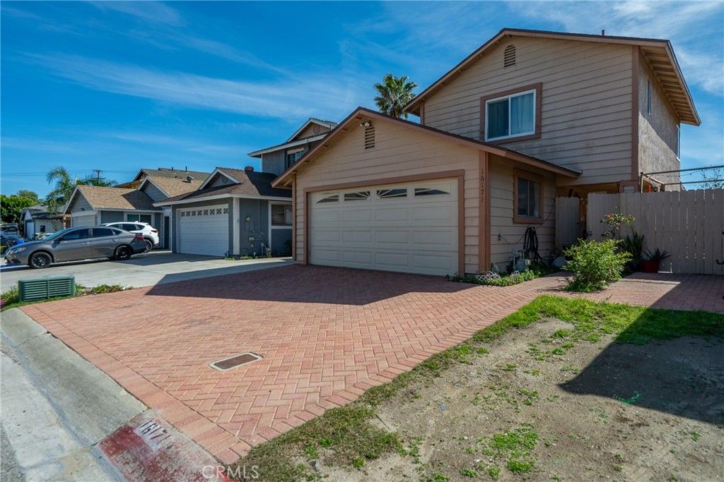 Image 2 of property listing at 16171 Winterwood, Fontana, CA 92335