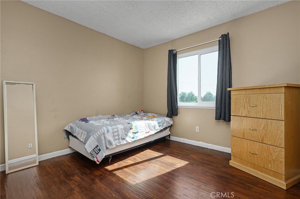 Image 23 of property listing at 16171 Winterwood, Fontana, CA 92335