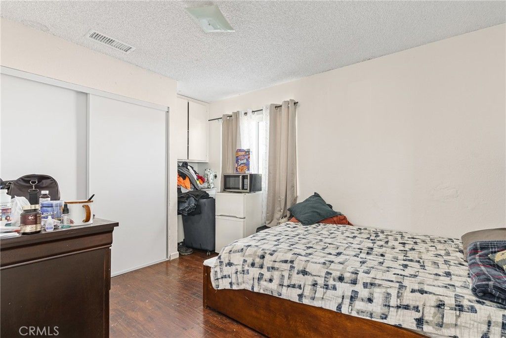 Image 26 of property listing at 16171 Winterwood, Fontana, CA 92335