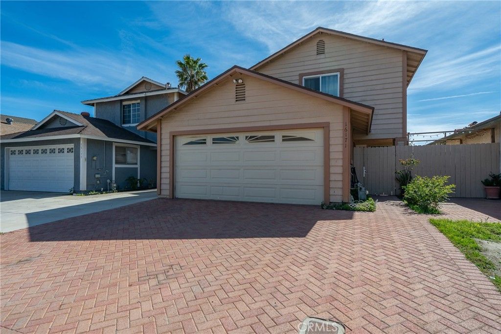 Image 3 of property listing at 16171 Winterwood, Fontana, CA 92335