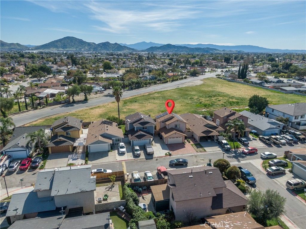 Image 38 of property listing at 16171 Winterwood, Fontana, CA 92335