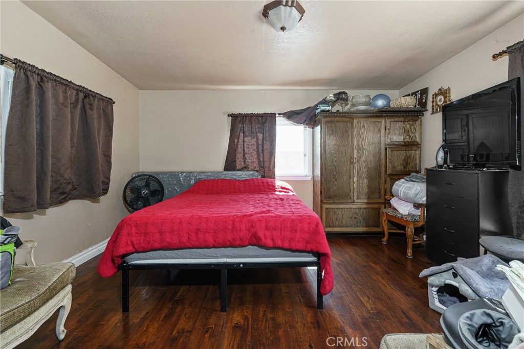Image 9 of property listing at 16171 Winterwood, Fontana, CA 92335