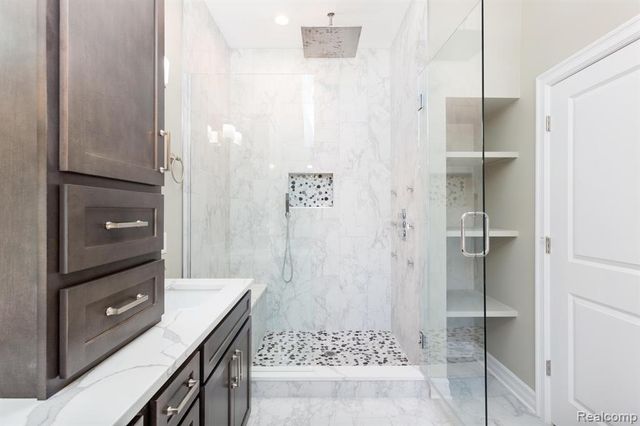 16665 Kings Fairway Lane, Grand Blanc, MI 48439