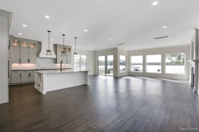 16665 Kings Fairway Lane, Grand Blanc, MI 48439