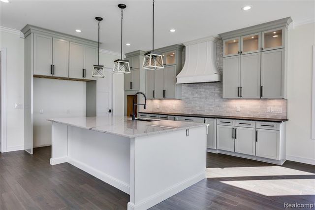 16665 Kings Fairway Lane, Grand Blanc, MI 48439