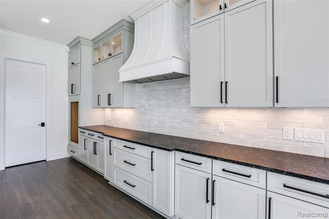 16665 Kings Fairway Lane, Grand Blanc, MI 48439