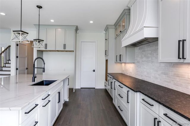 16665 Kings Fairway Lane, Grand Blanc, MI 48439